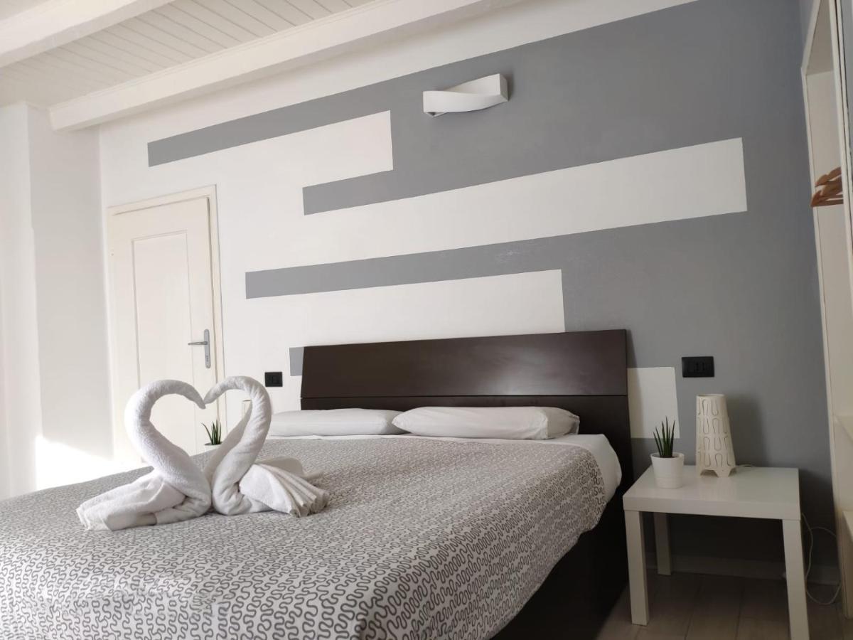 Sweet House Self Check-In 24H Hotel Cavallasca Bagian luar foto