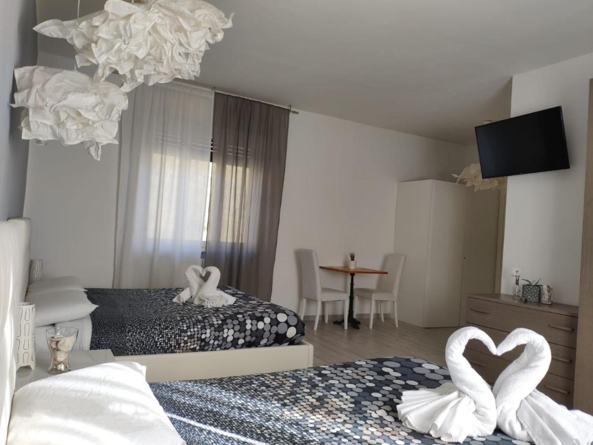 Sweet House Self Check-In 24H Hotel Cavallasca Bagian luar foto