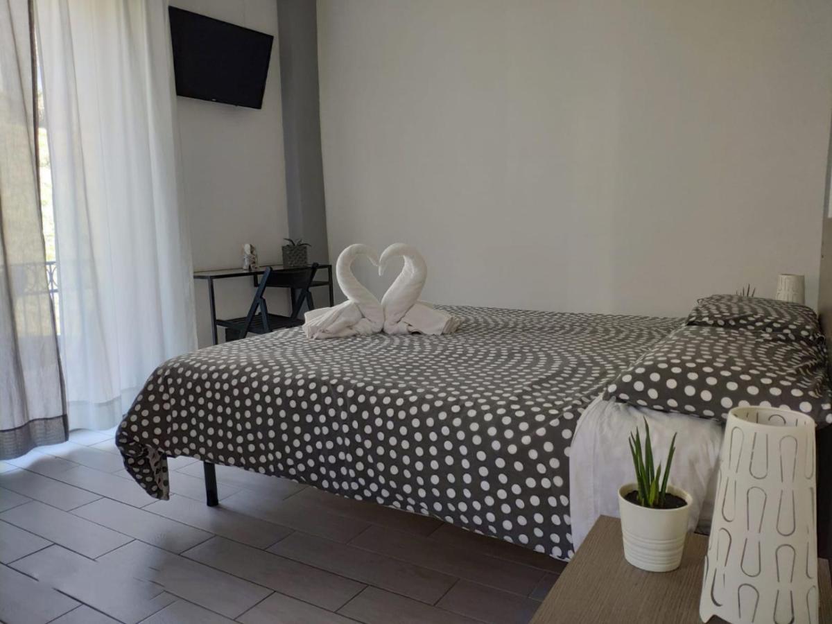 Sweet House Self Check-In 24H Hotel Cavallasca Bagian luar foto