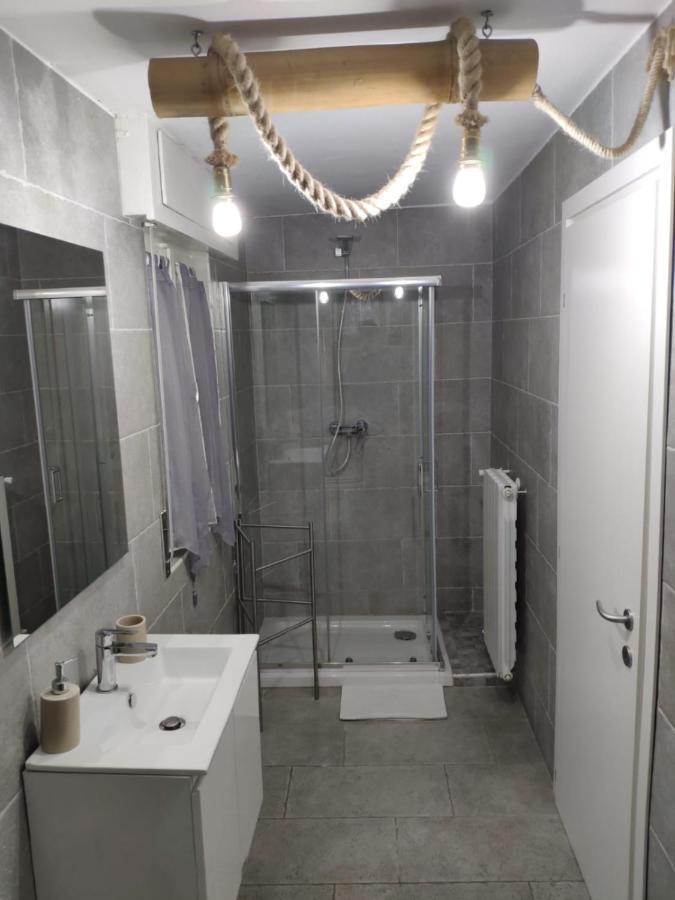 Sweet House Self Check-In 24H Hotel Cavallasca Bagian luar foto